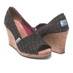 TOMS Black Boucle Wedge sz 6.5